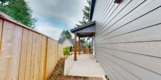 *Contemporary Home, Stylish Luxury, Central Air, Pet Friendly, Fenced Yard Gallery 29