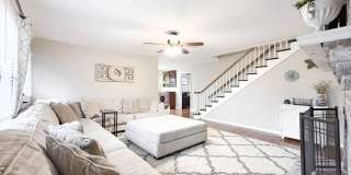 Spacious Fully-Furnished 5-Bedroom Home | Mid-Term Rental in Green Island Hills Gallery 5