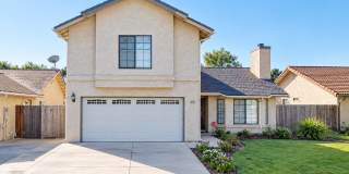 Move-in Special: Half Off the 1st Month's Rent! Bright 3-Bedroom Fresno Home with Spacious Backyard Gallery 1