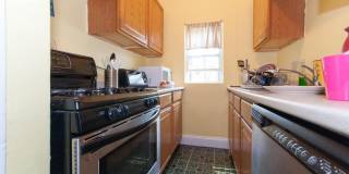 Gorgeous Brighton Townhouse (<$1000 per person!!) available 9/1/26 Gallery 8