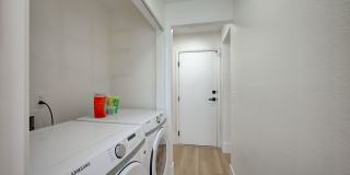 Furnished 4 bedroom home in the Lakes! Gallery 22