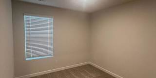 Room in 3 Bedroom Home at Memorial Pkwy Gallery 16