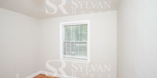 2424 Paxton Street Gallery 12