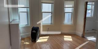 Nice 3 bed in oak square Gallery 4