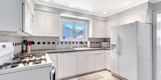 320 Ocean Park Avenue Gallery 16