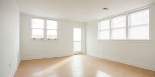 Ambassador Gallery 33