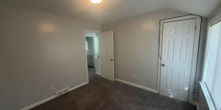 Spacious 3-Bedroom, 1.5-Bathroom Home near Highland Park Gallery 21