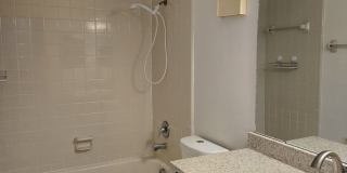 2 bedroom + loft, 2 bathroom townhome near UCF Gallery 23