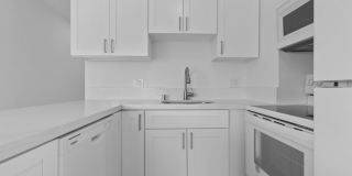 Waikiki 1BR/1BA with Ala Wai Canal & Mountain Views — Wraparound Lanai, Utilities Included Gallery 14