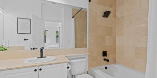 687 Hibiscus Street Gallery 25