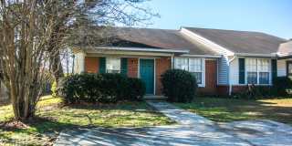 Quiet Townhome With Large Yard Gallery 1