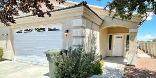 Great 3 Bedroom Duplex near the Kingman Hospital! Gallery 1