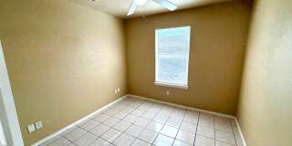 **MOVE IN SPECIAL** Charming 3-Bedroom Home Near St. Mary’s University & Loop 410 Gallery 15