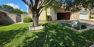 FOR LEASE!! Great location! Gallery 1