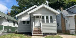 For August Move-In - West Blvd Area - 2 Bedroom Single Family Home Gallery 1