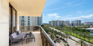 16275 Collins Avenue Gallery 3