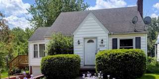 Spacious 2 bedroom with bonus room for rent - Canton NW Gallery 1