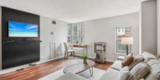 100 West Chestnut Apartments Gallery 35