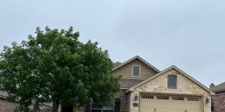 Available Now: 4 bedroom house Gallery 1