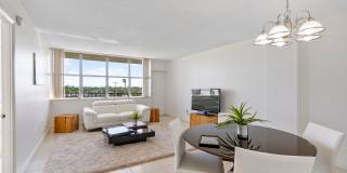 Grand Island Square - 3 Miles to Aventura Mall Gallery 45