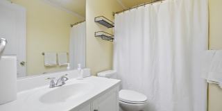 1005 Bay Breeze Drive - 1 Gallery 21