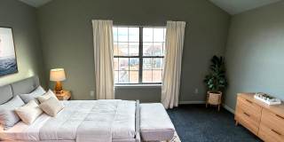 Like New Townhome in Great Aurora Community Gallery 9