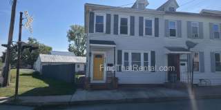 Downtown Carlisle Beautifully Renovated Pet Friendly Historic House with Fenced Yard and off street parking Gallery 1