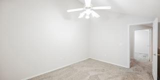 Gated Community townhome, with private garage Gallery 44