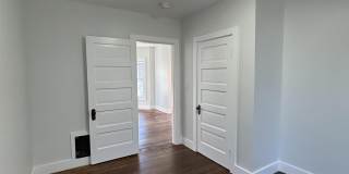 6 Holmes Street Gallery 11