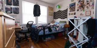 Huge 4 bed in Allston Gallery 5