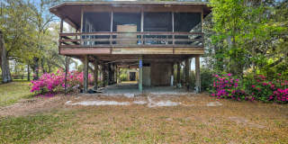 2 bed 1 bath on 6 acres Gallery 1
