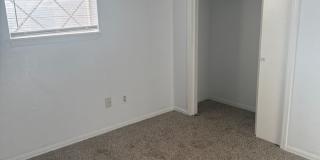 Beautifully updated home in a quiet Yukon neighborhood! Gallery 22