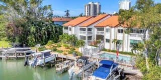 862 HUDSON AVENUE Gallery 1