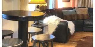 618 6th St Gallery 19