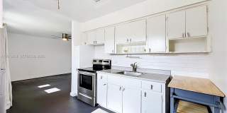 391 NE 42nd Ct Gallery 10