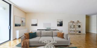 Columbia Plaza Gallery 43
