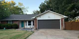 Beautiful 3 Bedroom 2 Bathroom Now Available! Gallery 1
