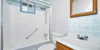 Great house near UCCS with 2x kitchen and 2x laundry! Gallery 10