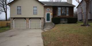 Huge 3 Bed 2.5 Bath home Overland Park Gallery 1