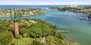 811 Oak Harbour Drive Gallery 48