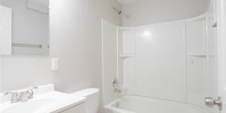 3555 Queen Ave N Gallery 9