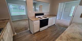 1 bedroom rental home with 2 car garage! 1 bedroom rental home with 2 car garage! Gallery 4