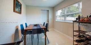 5224 NE 1st Ave Gallery 7