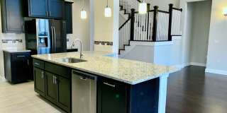 Gorgeous 5 bedroom home. Spacious and Elegant! Gallery 8