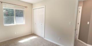 West Linn Single Family 3 Bd/2.5 Bth w/ Basement/Bonus Room. Gallery 23