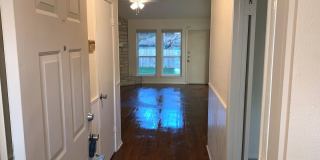 Beautifully Renovated 4/2 One story Georgetown Property. Gallery 3