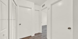 3385 Northeast 10th Street Gallery 11
