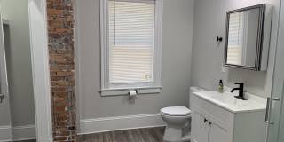 1918 REDELL Street Gallery 20