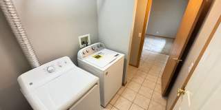 **$300 Off Move In Special** Spacious 3 Bedroom Townhome with Vaulted Ceilings, Fireplace & Attached Garage Gallery 7