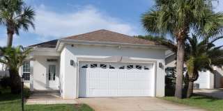 Beautiful 3 Bedroom Home in Destin. Beachside of Hwy 98! Gallery 1